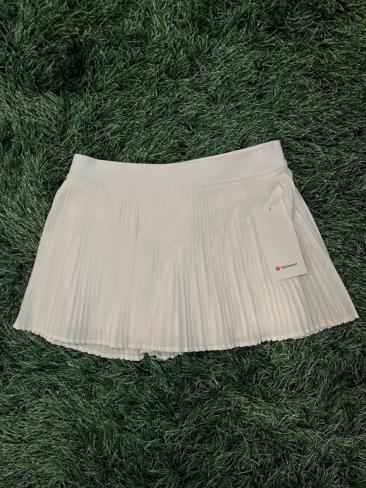 lululemon white womans skirt